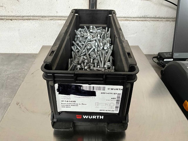 Würth 8.75 kg bout zeskantkop met flens m6x50 in stapelbare bak - afbeelding 1 van  5