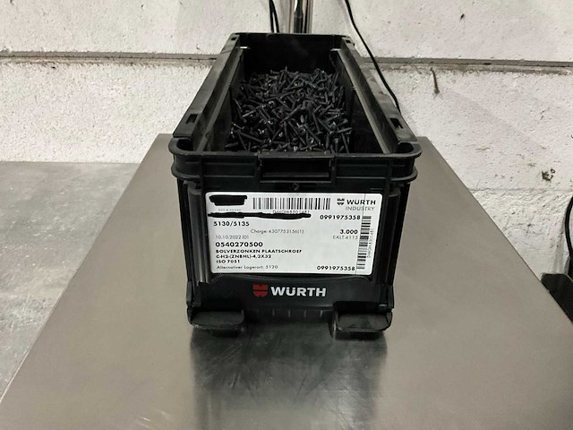Würth 8.78 kg bolverzonken plaatschroef zwart 4,2 x 32 in stapelbare bak - afbeelding 1 van  5