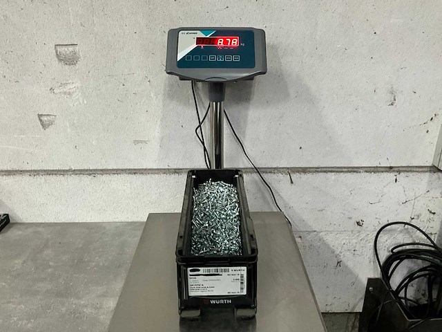 Würth 8.78 kg zelfborende zeskantschroef met flens 5,5 x 19 in stapelbare bak - afbeelding 2 van  5