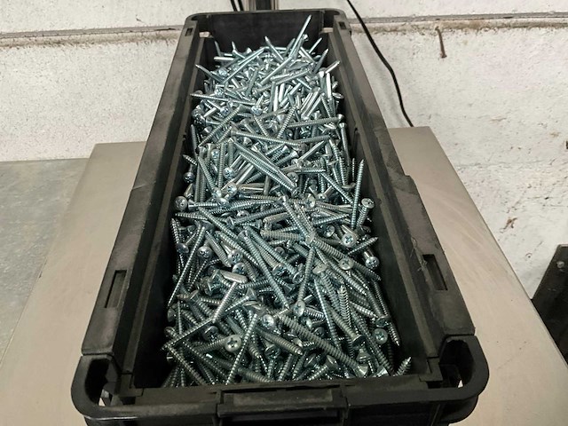 Würth 8.79 kg bolverzonken plaatschroef 4,2 x 50 in stapelbare bak - afbeelding 3 van  5