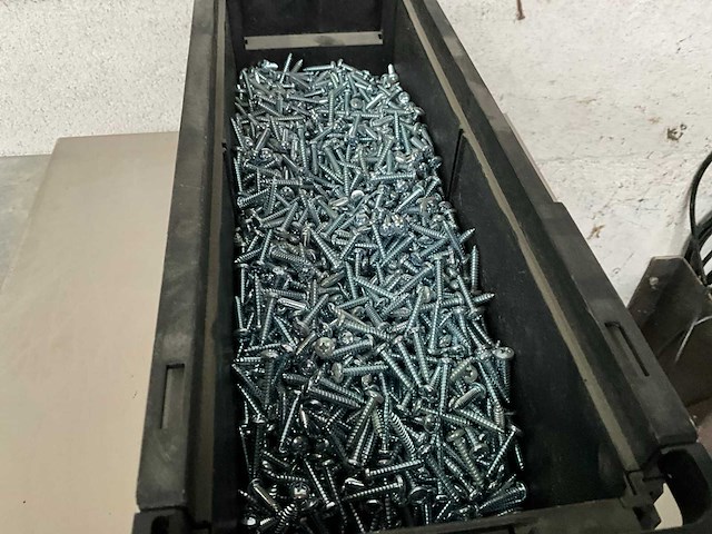 Würth 8.80 kg schroef 4,2 x 22 in stapelbare bak - afbeelding 3 van  5