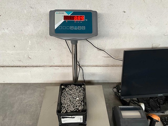 Würth 8.89 kg schotelveerring d8,4 in stapelbare bak - afbeelding 1 van  2