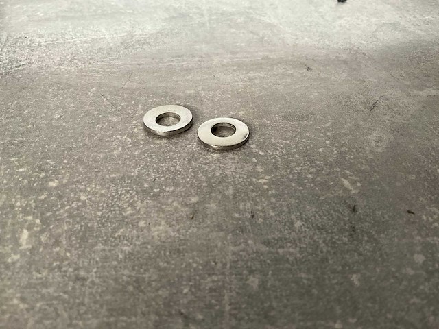 Würth 8.89 kg schotelveerring d8,4 in stapelbare bak - afbeelding 2 van  2