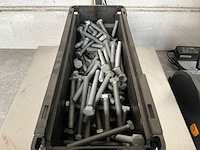 Würth 8.89 kg schroef zeskantkop met voldraad m10x100 in stapelbare bak - afbeelding 3 van  4