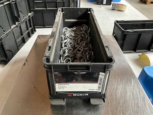 Würth 9.16kg veerring 16 in stapelbare bak - afbeelding 1 van  1
