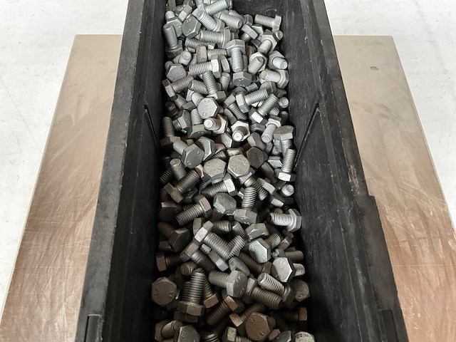 Würth 9.21kg schroef zeskantkop met voldraad m10x20 in stapelbare bak - afbeelding 4 van  6