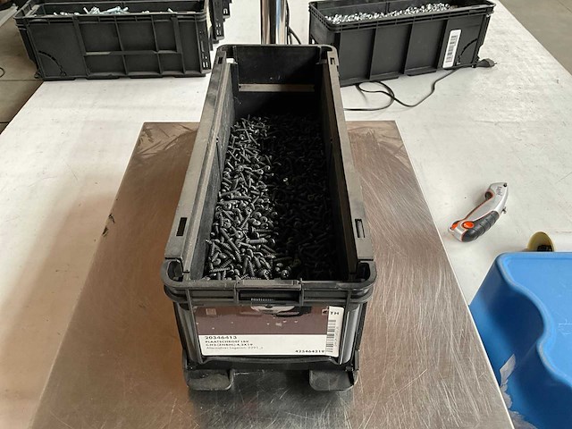 Würth 9.24kg plaatschroef lbk 4,2x19 in stapelbare bak - afbeelding 1 van  6