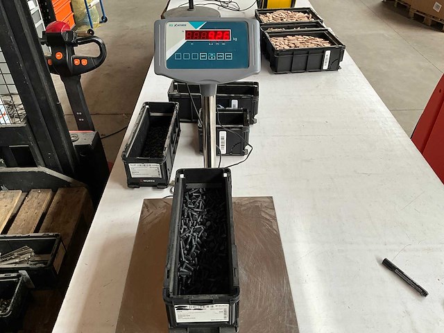 Würth 9.26kg bout 6x11x28x25,5 nzg in stapelbare bak - afbeelding 4 van  6