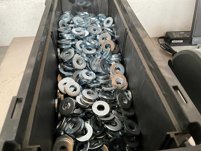 Würth 9.31 kg sluitring voor zware spanbussen d10,5 in stapelbare bak - afbeelding 3 van  5