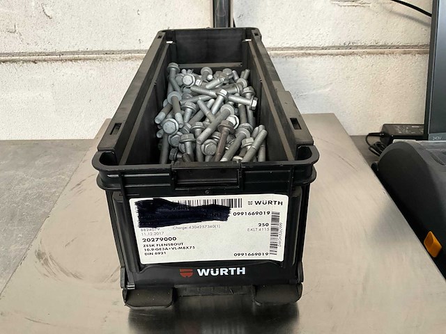 Würth 9.34 kg zeskant flensbout m8x75 in stapelbare bak - afbeelding 1 van  4
