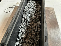 Würth 9.38kg lage bolkopschroef met flens m8 x 20 in stapelbare bak - afbeelding 2 van  5