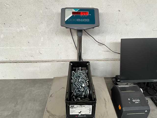 Würth 9.49 kg zeskant bout m10x50 in stapelbare bak - afbeelding 1 van  4