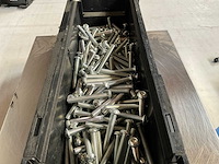 Würth 9.56kg lage bolkopschroef m8x60 in stapelbare bak - afbeelding 3 van  6