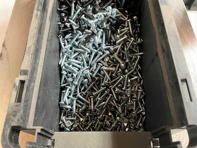 Würth 9.64kg assorti schroeven in stapelbare bak - afbeelding 2 van  3