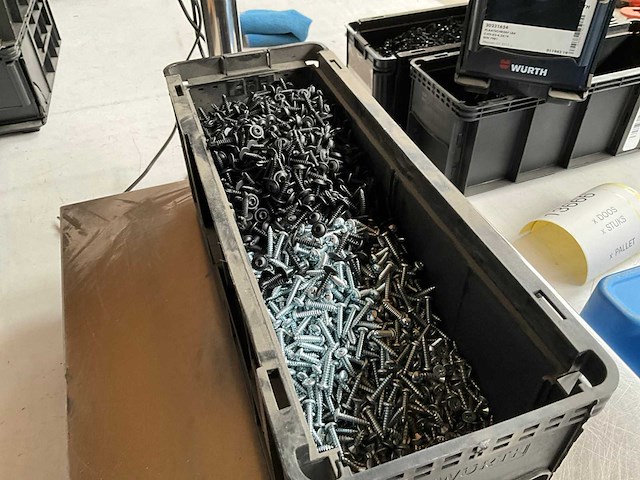 Würth 9.64kg assorti schroeven in stapelbare bak - afbeelding 4 van  7