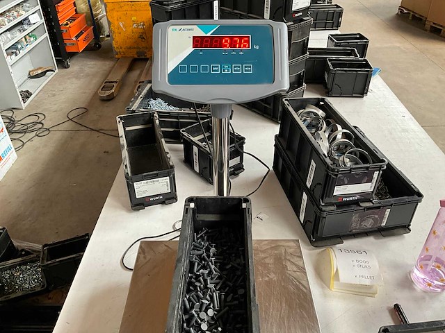 Würth 9.76kg bout 6x11x28x25,5 nzg in stapelbare bak - afbeelding 7 van  7