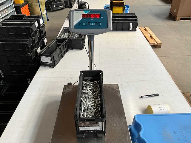 Würth 9.78kg lage bolkopschroef m8x60 in stapelbare bak - afbeelding 4 van  6