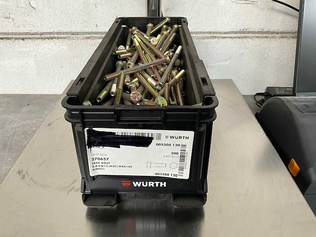 Würth 9.81 kg zeskantbout m8x120 in stapelbare bak - afbeelding 1 van  5