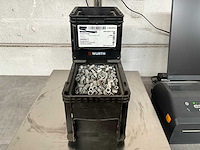 Würth 9.83 kg blindklinkmoer 0,7-4,2 m6 in stapelbare bak - afbeelding 1 van  5