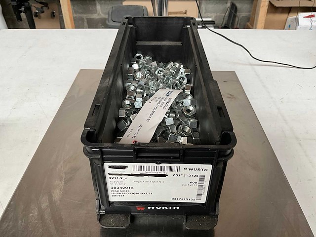 Würth 9.87kg zeskantmoer m12x1,25 in stapelbare bak - afbeelding 3 van  6