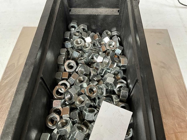 Würth 9.87kg zeskantmoer m12x1,25 in stapelbare bak - afbeelding 5 van  6