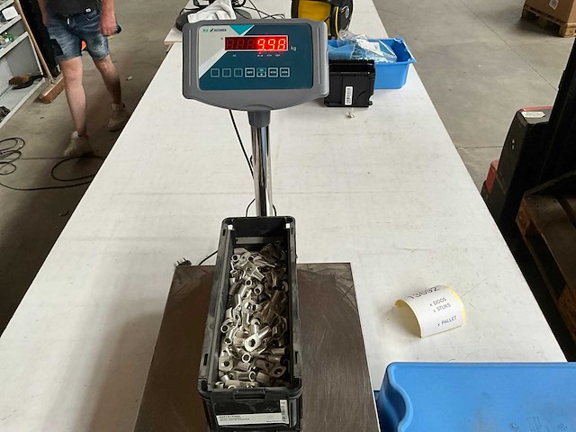Würth 9.97kg krimp kabeloog m12-50qmm in stapelbare bak - afbeelding 4 van  6