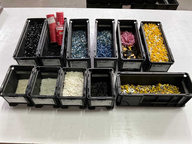 Würth mix kavel met o.a. ringtong/kabelschoenen in 11 stapelbare bakken - afbeelding 1 van  11
