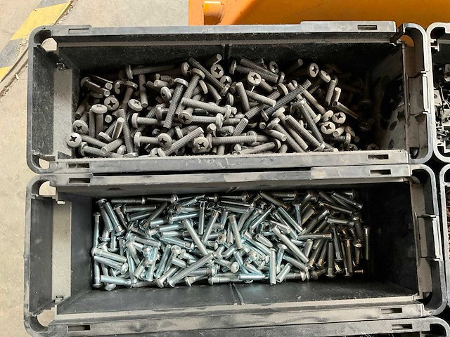 Würth palletdeal 104,5kg diverse bevestigingsmaterialen in stapelbare bakken - afbeelding 6 van  20