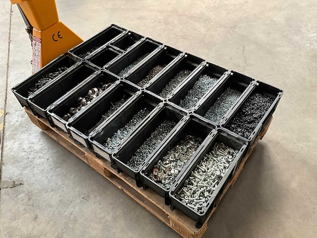 Würth palletdeal 104,5kg diverse bevestigingsmaterialen in stapelbare bakken - afbeelding 7 van  20