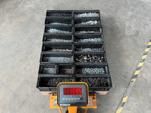 Würth palletdeal 104,5kg diverse bevestigingsmaterialen in stapelbare bakken - afbeelding 1 van  20