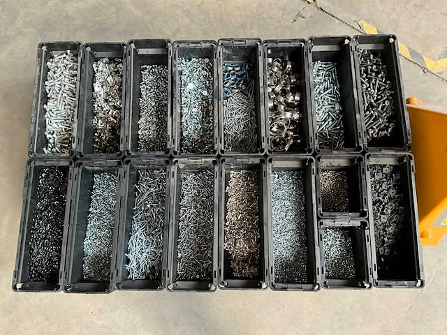 Würth palletdeal 104,5kg diverse bevestigingsmaterialen in stapelbare bakken - afbeelding 12 van  20
