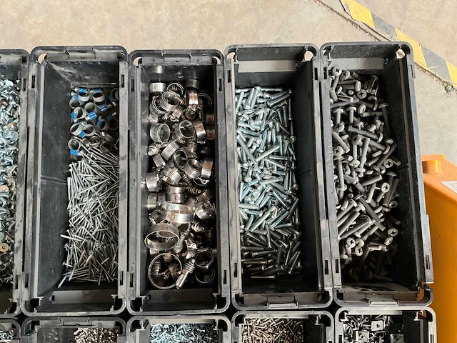 Würth palletdeal 104,5kg diverse bevestigingsmaterialen in stapelbare bakken - afbeelding 15 van  20
