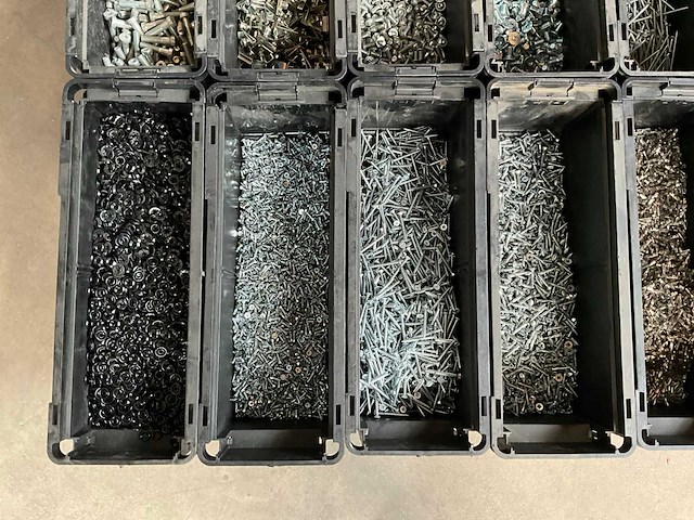Würth palletdeal 104,5kg diverse bevestigingsmaterialen in stapelbare bakken - afbeelding 17 van  20