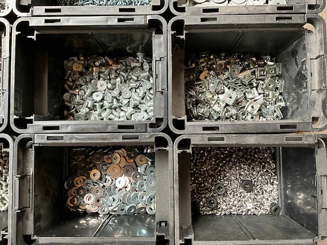 Würth palletdeal 113,5kg diverse bevestigingsmaterialen in stapelbare bakken - afbeelding 6 van  18