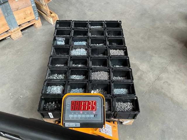 Würth palletdeal 113,5kg diverse bevestigingsmaterialen in stapelbare bakken - afbeelding 1 van  18