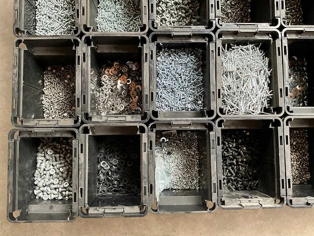 Würth palletdeal 113,5kg diverse bevestigingsmaterialen in stapelbare bakken - afbeelding 15 van  18
