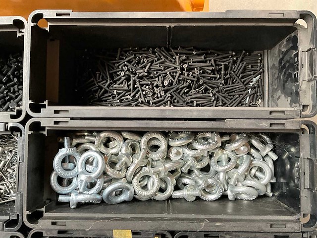 Würth palletdeal 113kg diverse bevestigingsmaterialen in stapelbare bakken - afbeelding 2 van  14
