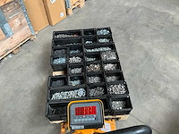 Würth palletdeal 113kg diverse bevestigingsmaterialen in stapelbare bakken