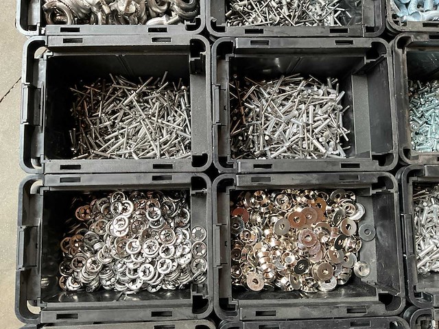 Würth palletdeal 113kg diverse bevestigingsmaterialen in stapelbare bakken - afbeelding 12 van  14