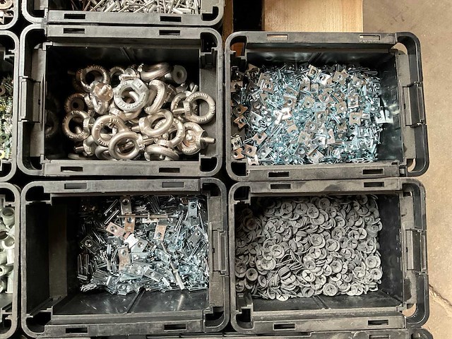 Würth palletdeal 113kg diverse bevestigingsmaterialen in stapelbare bakken - afbeelding 13 van  14
