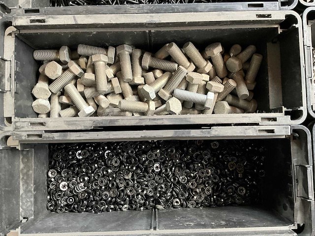 Würth palletdeal 117kg diverse bevestigingsmaterialen in stapelbare bakken - afbeelding 1 van  7