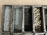 Würth palletdeal 117kg diverse bevestigingsmaterialen in stapelbare bakken