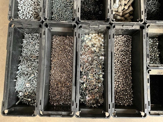 Würth palletdeal 117kg diverse bevestigingsmaterialen in stapelbare bakken - afbeelding 18 van  19