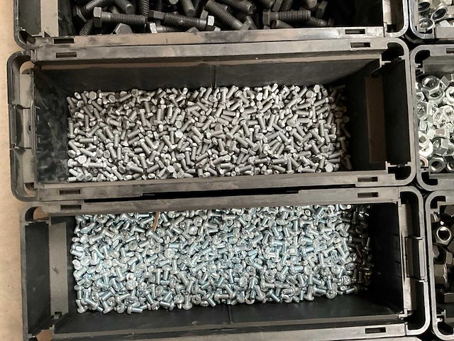 Würth palletdeal 149.5kg diverse bevestigingsmaterialen in stapelbare bakken - afbeelding 4 van  9