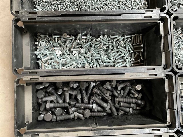 Würth palletdeal 149.5kg diverse bevestigingsmaterialen in stapelbare bakken - afbeelding 12 van  18
