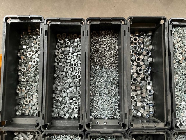Würth palletdeal 149.5kg diverse bevestigingsmaterialen in stapelbare bakken - afbeelding 6 van  9