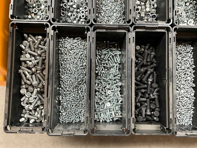 Würth palletdeal 149.5kg diverse bevestigingsmaterialen in stapelbare bakken - afbeelding 17 van  18