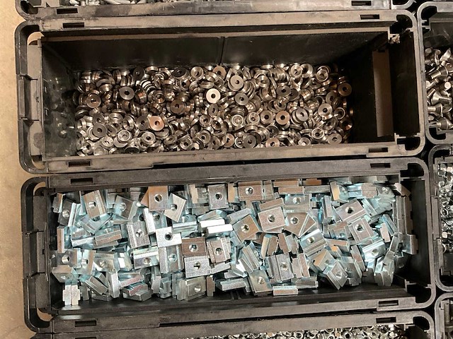 Würth palletdeal 158lg diverse bevestigingsmaterialen in stapelbare bakken - afbeelding 18 van  20