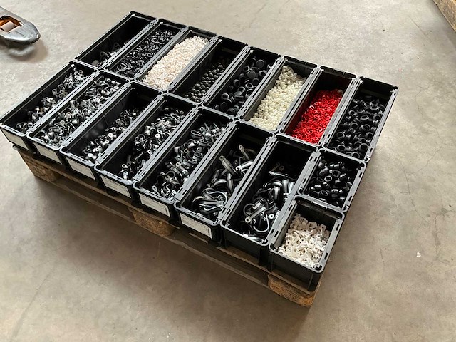 Würth palletdeal overige bevestigingsmaterialen in stapelbare bakken - afbeelding 7 van  17