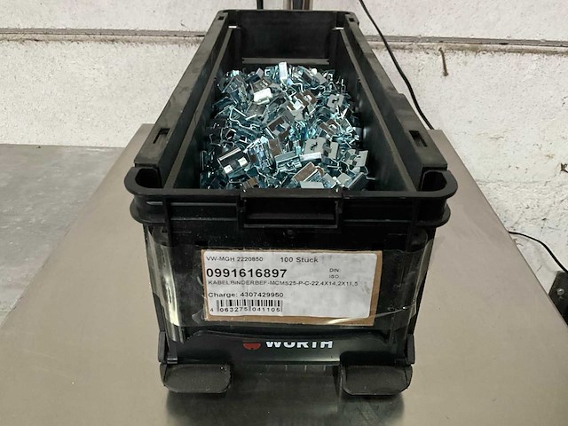 Würth stapelbare bak met 4.08 kg panduit kabelbinder - afbeelding 1 van  6